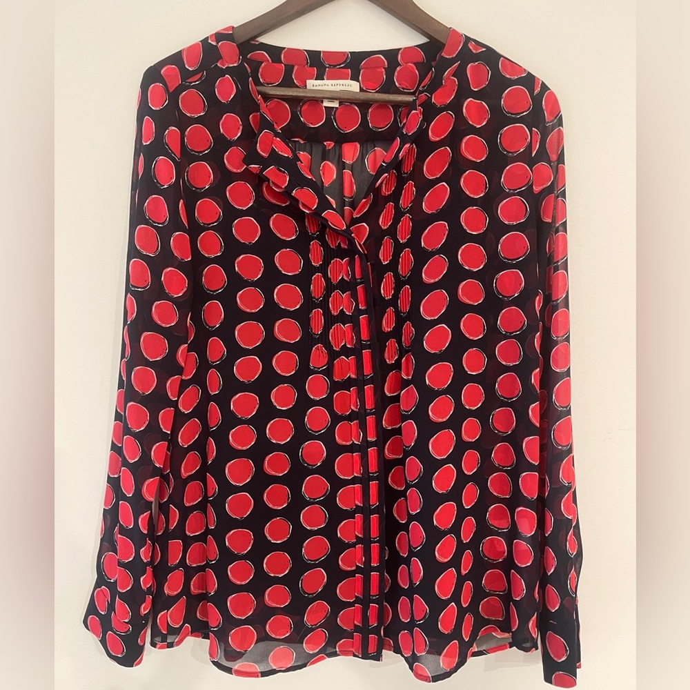 Banana Republic Black/Red Wild Cherry Sheer Button Down Top Blouse & Cami Med